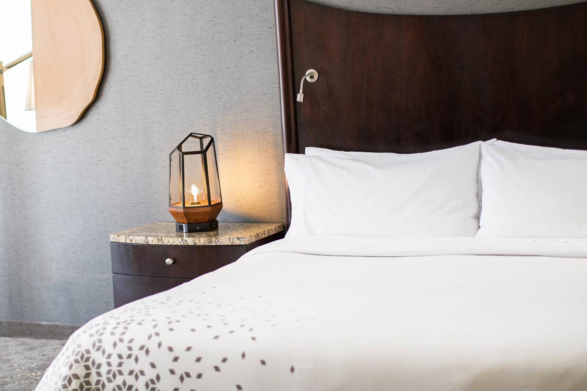 Renaissance Raleigh North Hills Hotel Zewnętrze zdjęcie